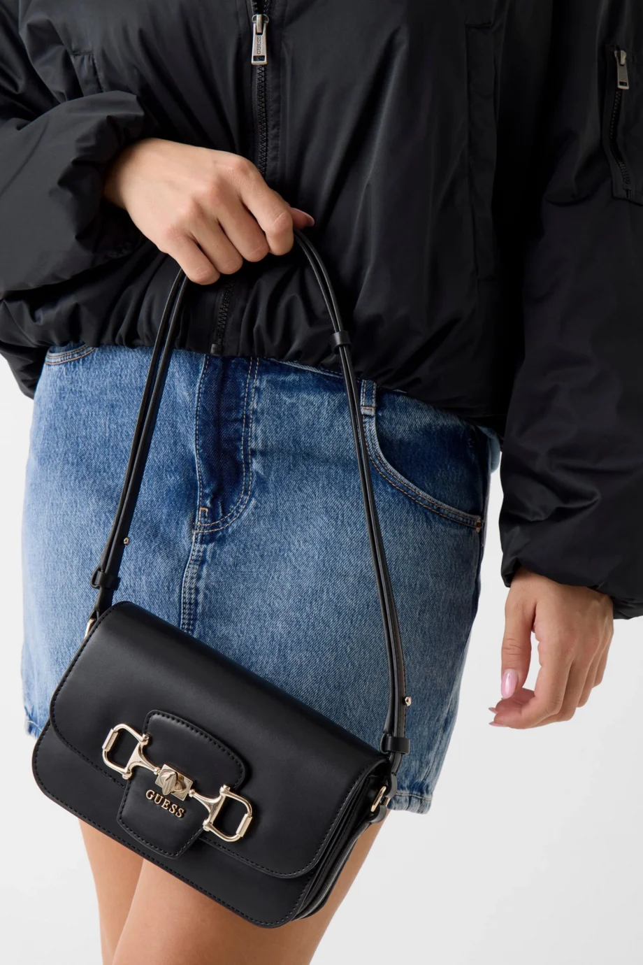 Guess Janie Dönüştürülebilir Kapaklı Kadın Siyah Çapraz Çanta HWVG9910210-BLA