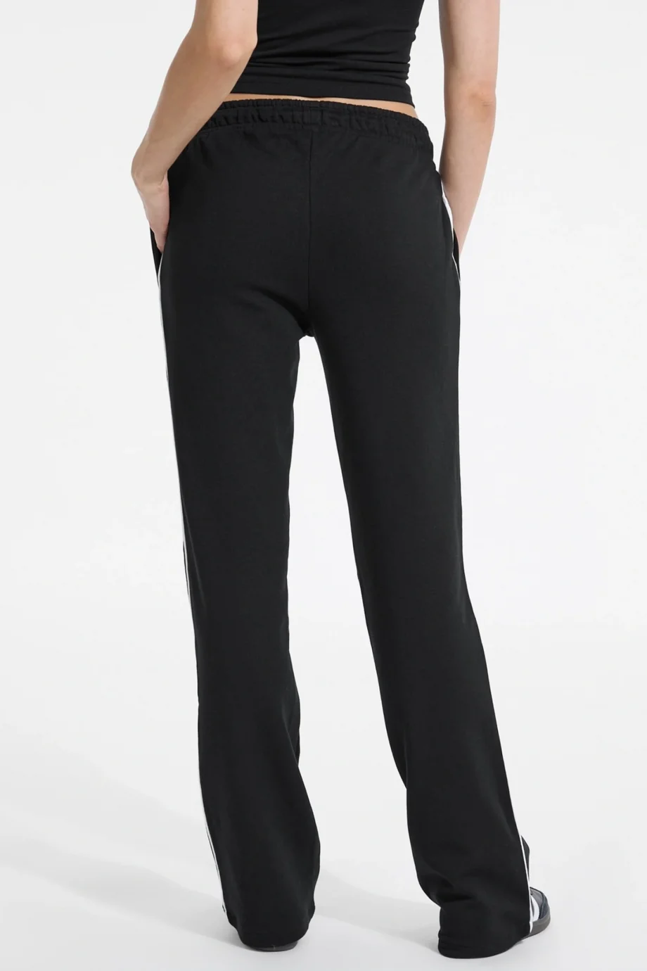 Guess Jeans Kadın Siyah Regular Fit Eşofman Altı W5YB32K68I4-JBLK