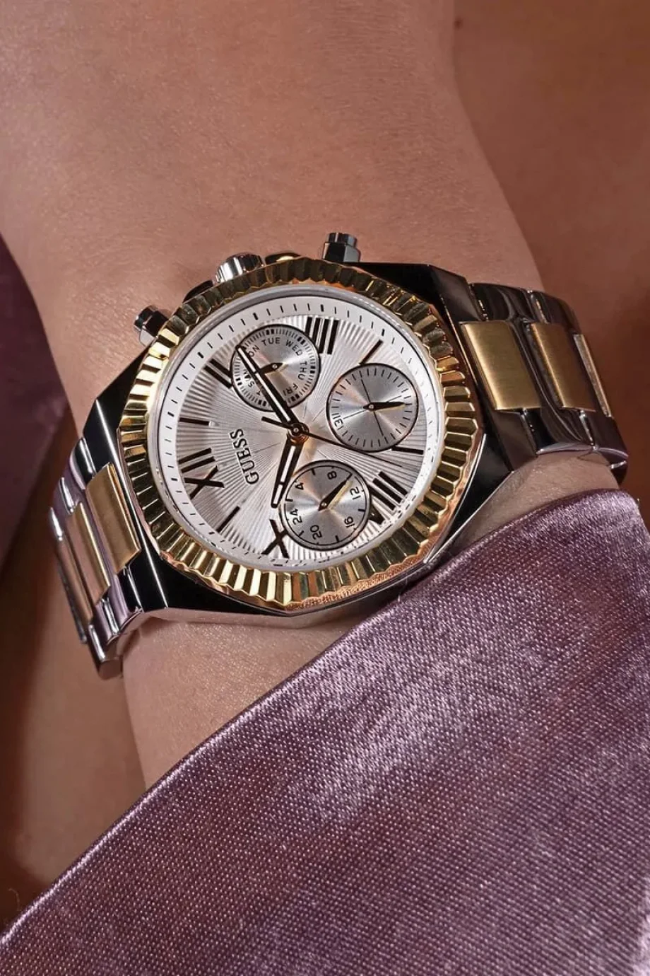 Guess Kadın Metalik Gri Kol Saati GUGW0769L3