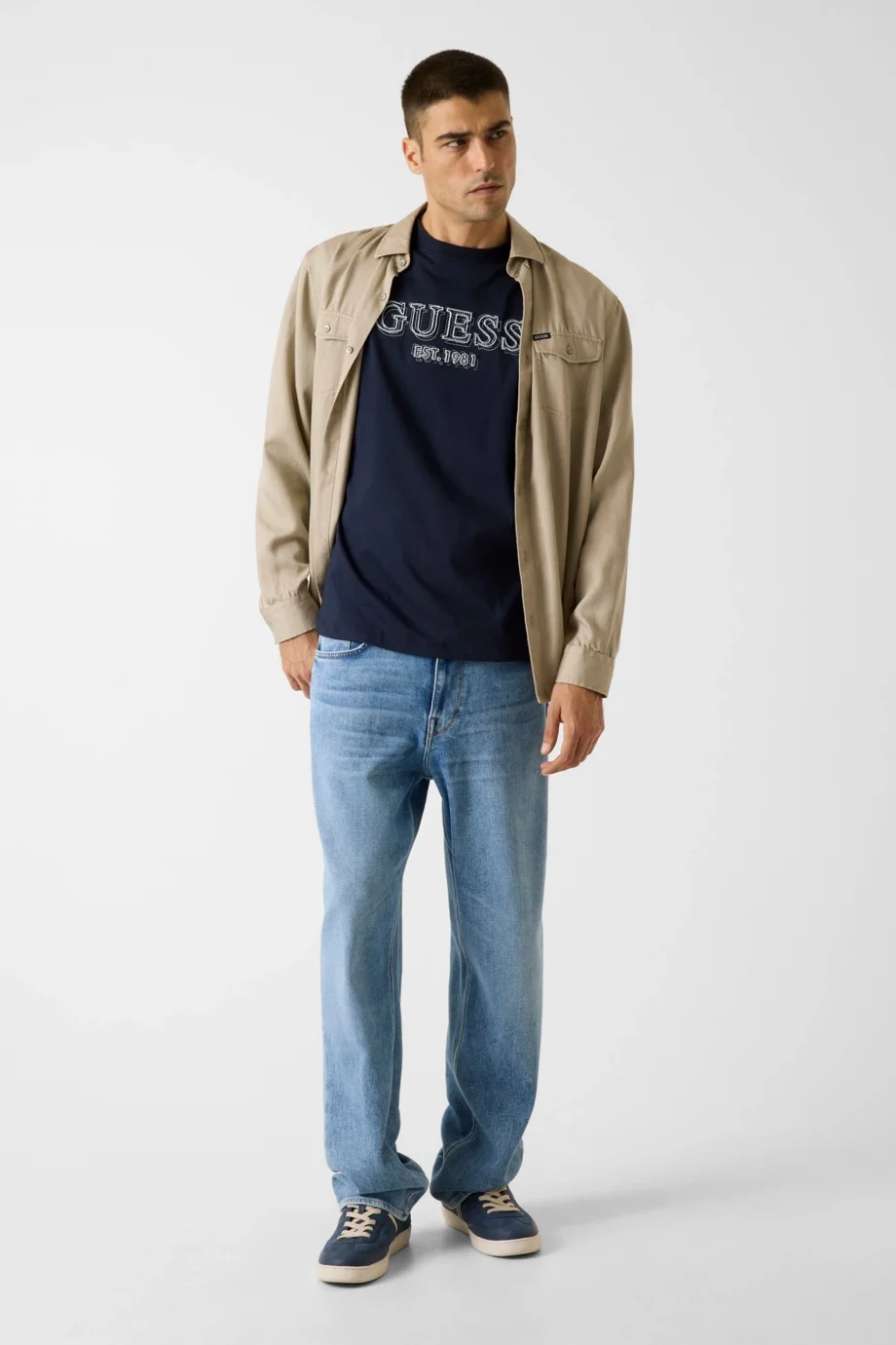 Guess Kısa Kollu Bisiklet Yaka Nakış Logolu Erkek Lacivert T-shirt M6RI22K8FQ4-G7V2