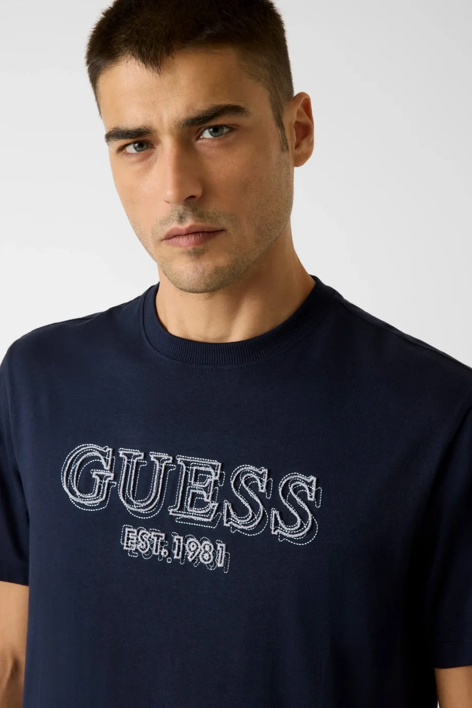 Guess Kısa Kollu Bisiklet Yaka Nakış Logolu Erkek Lacivert T-shirt M6RI22K8FQ4-G7V2