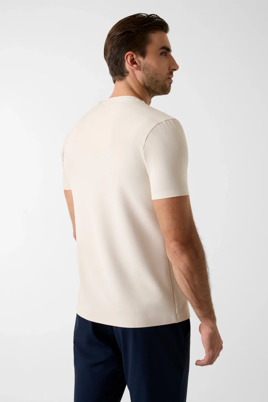 Guess Kısa Kollu Bisiklet Yaka Yeni Teknik Esnek Erkek Krem T-shirt M6RI19KD202-G1I6