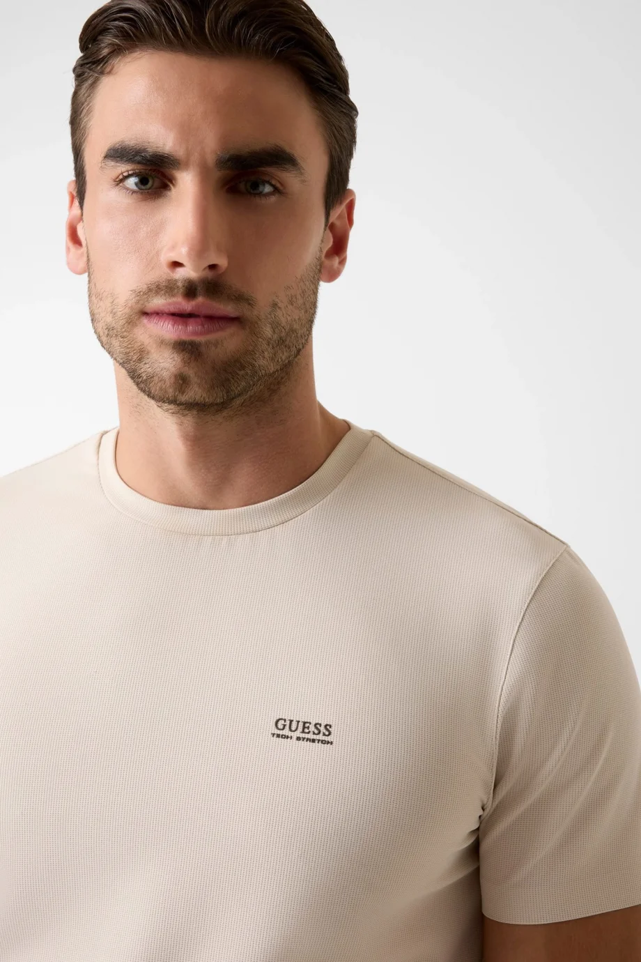 Guess Kısa Kollu Bisiklet Yaka Yeni Teknik Esnek Erkek Krem T-shirt M6RI19KD202-G1I6