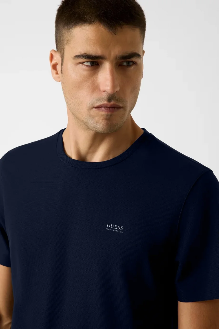 Guess Kısa Kollu Bisiklet Yaka Yeni Teknik Esnek Erkek Lacivert T-shirt M6RI19KD202-G7V2