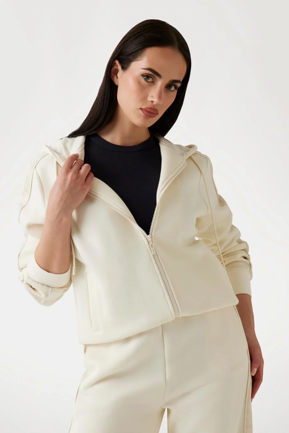 Guess Maryella Kadın Beyaz Aktif Eşofman Üstü V5YQ00KB3P2-G1O6