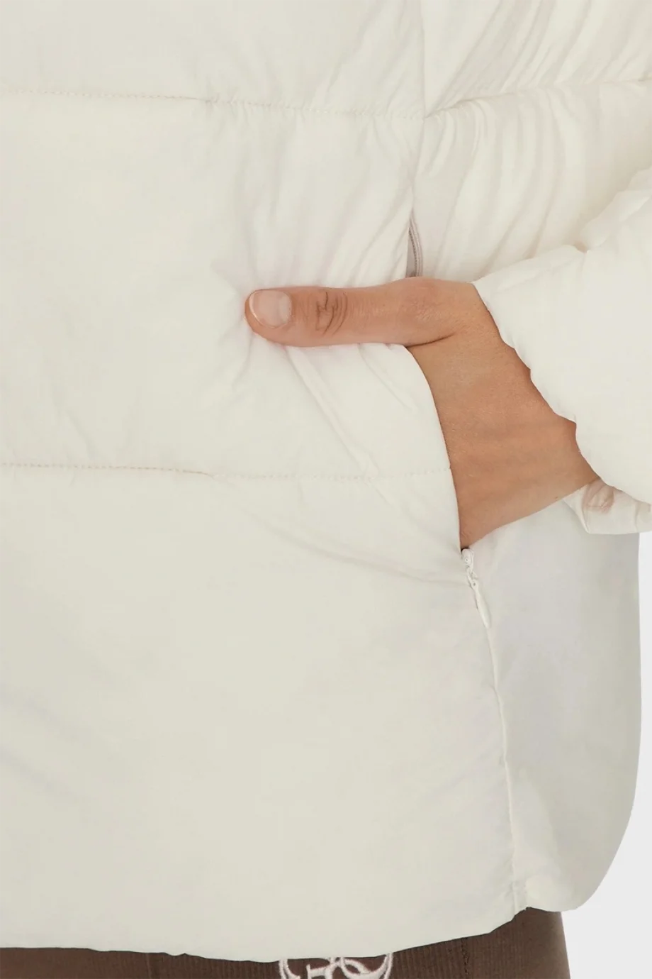 Guess New Claudia Kadın Beyaz Aktif Mont V4YL03WFUD0-G1O6