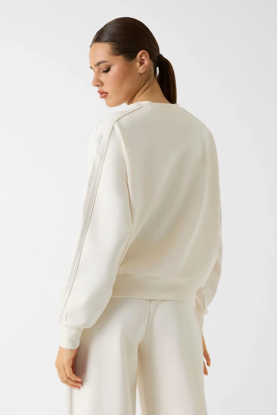 Guess Octavia Bisiklet Yaka Kadın Beyaz Sweatshirt V6RQ96KCX22-G027