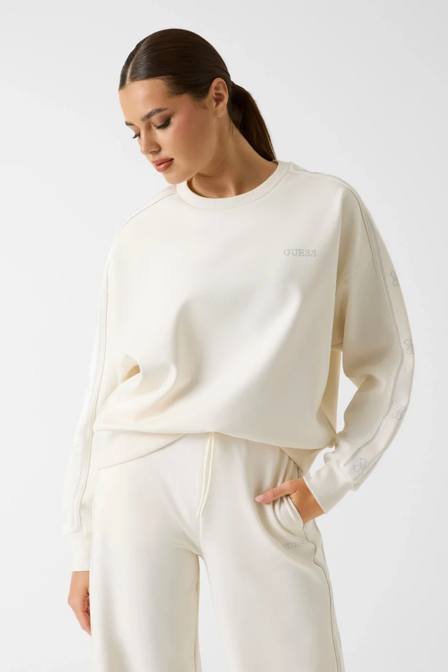 Guess Octavia Bisiklet Yaka Kadın Beyaz Sweatshirt V6RQ96KCX22-G027