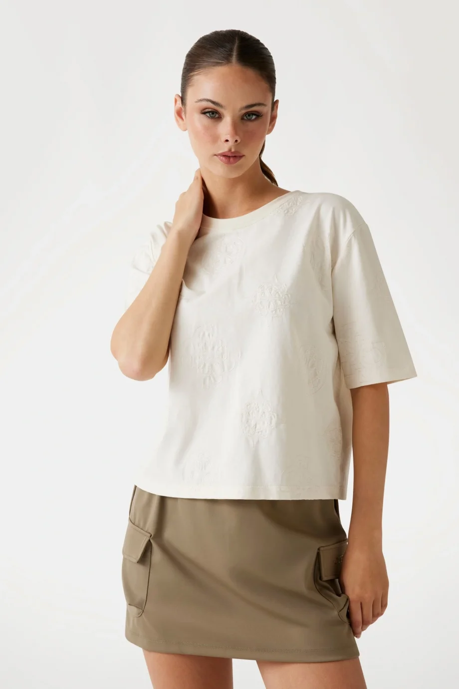 Guess Peony Kadın Krem Aktif Boxy Fit T-Shirt V5YI10I3Z14-F0EW