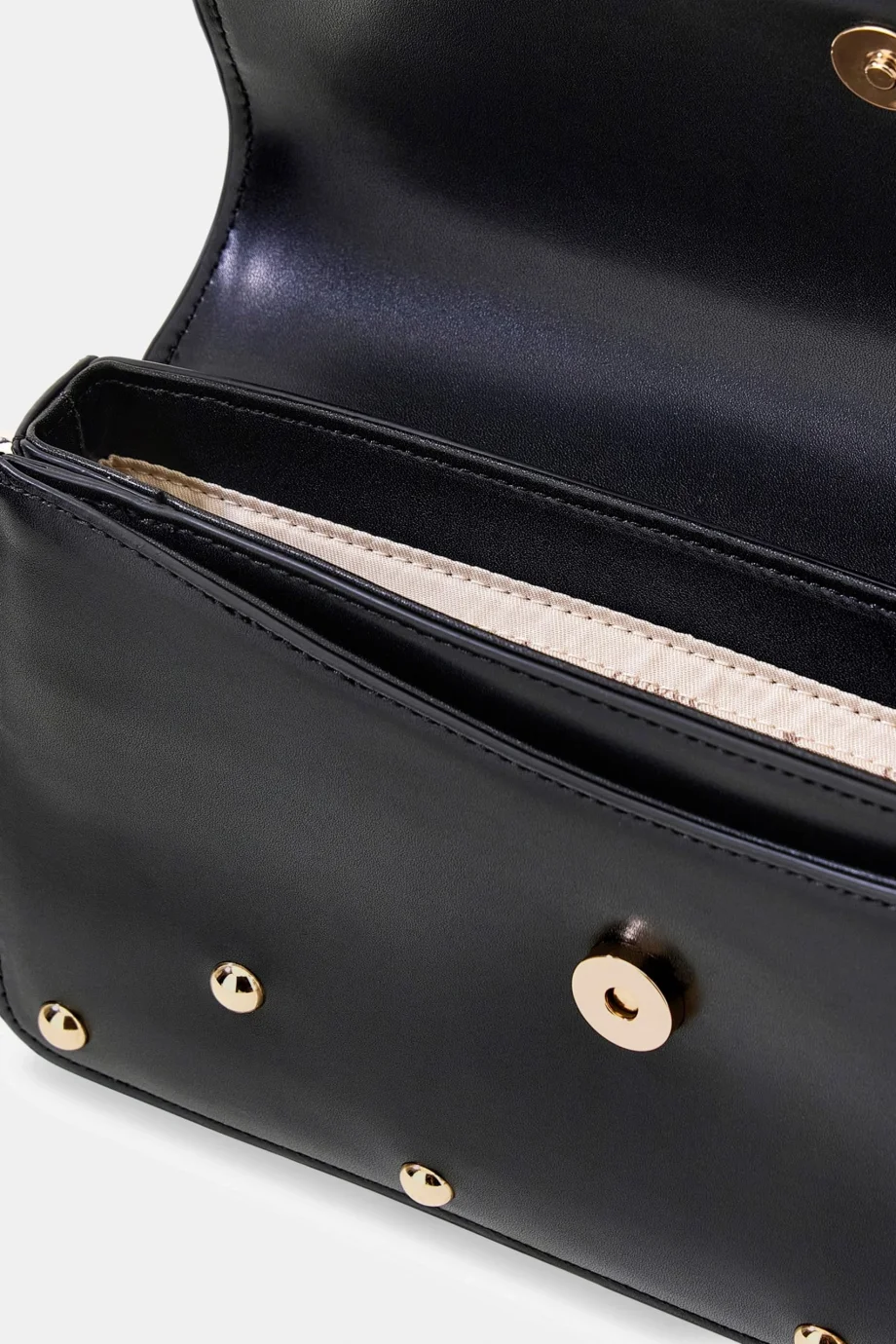 Guess Sadie Kapaklı Omuz Kadın Siyah Omuz Çantası HWVG8118190-BLA