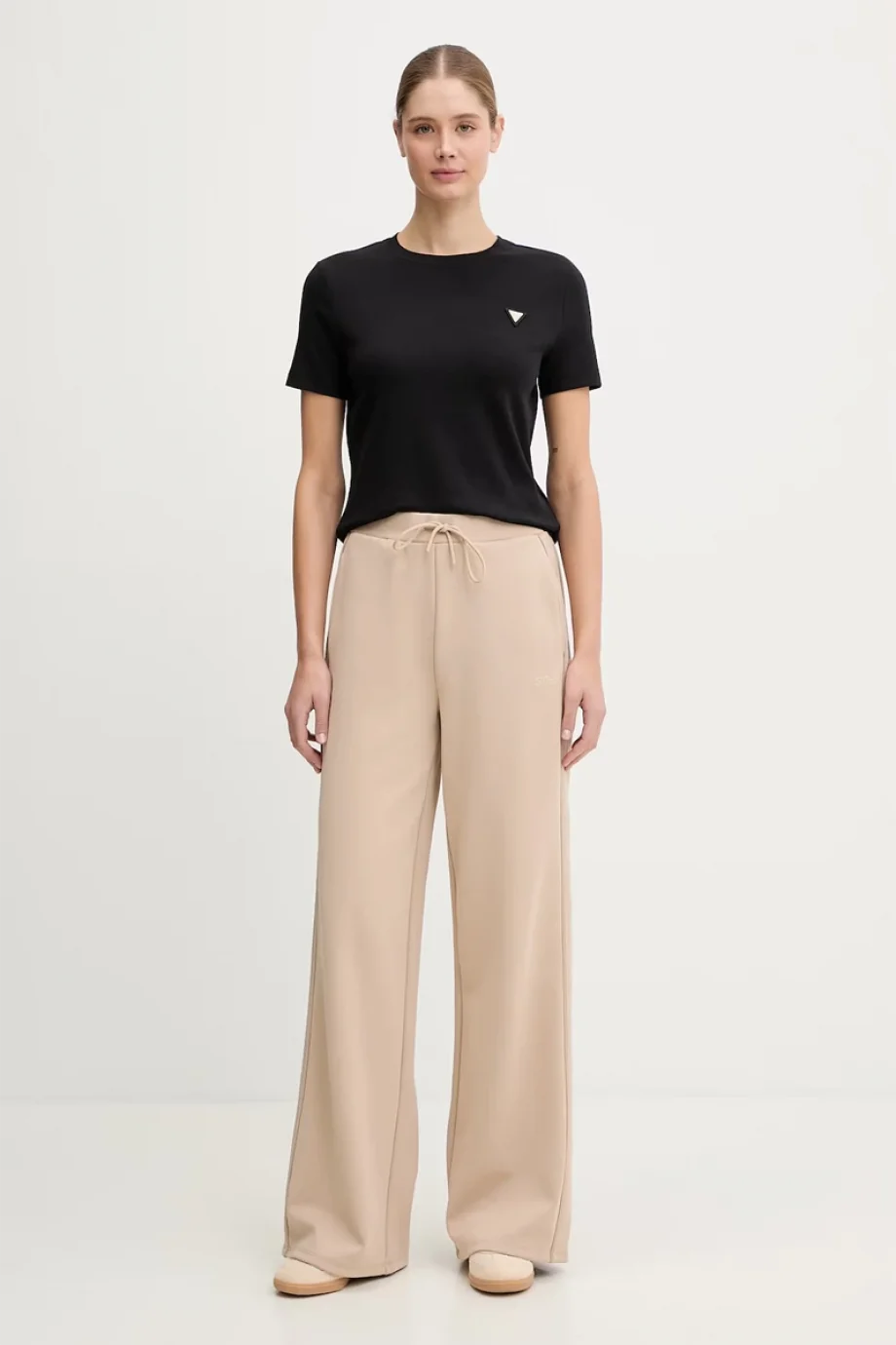 Guess Sonia Bisiklet Yaka Kısa Kollu Kadın Siyah T-shirt V6RI17KD741-JBLK