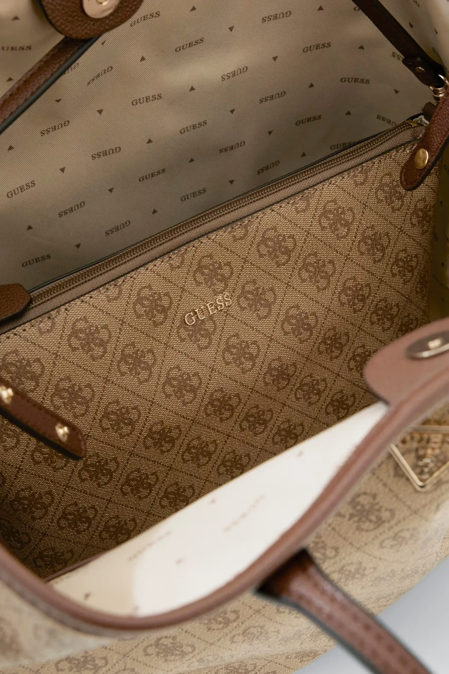 Guess VICTTORIA LRG 2 IN 1 Kadın Kahverengi Omuz Çantası HWESG951429-LGW