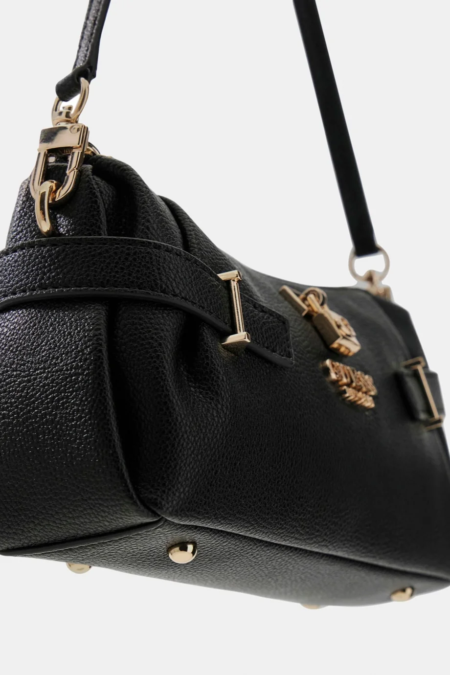 Guess Yesba Mini Üstten Fermuarlı Kadın Siyah Omuz Çantası HWBG7833720-BLA