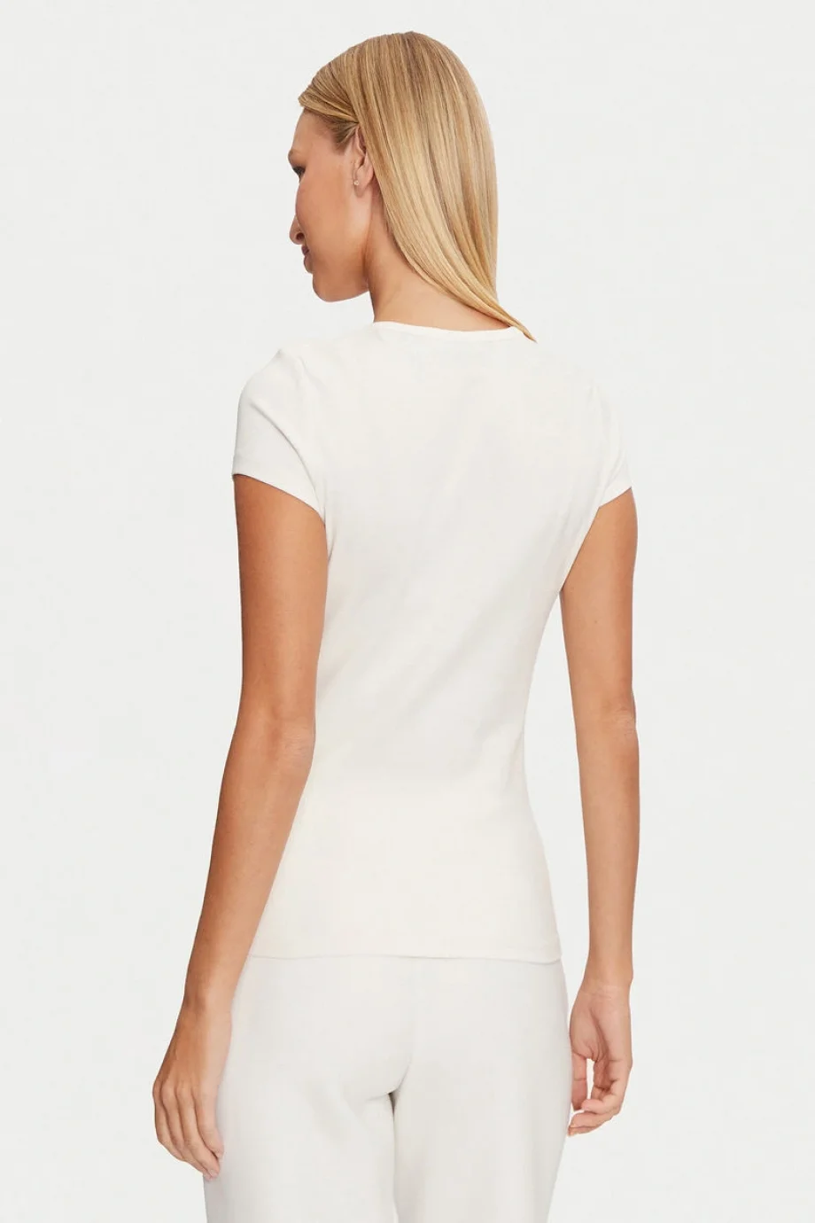 Guess Kiara Kadın Krem Aktif Regular Fit T-Shirt V4BI16KCIV1-G6K5