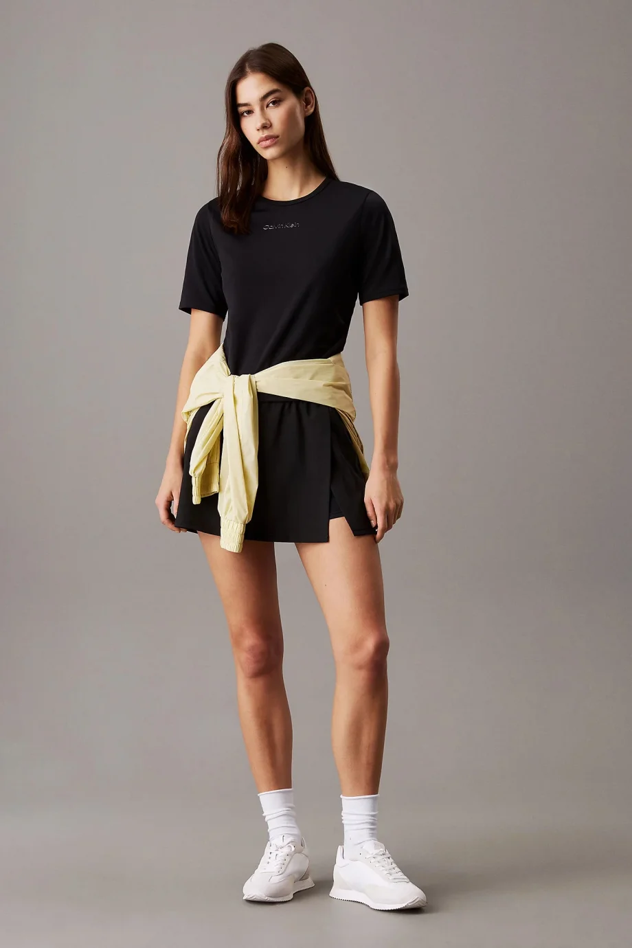 Calvin Klein Calvin Klein Kadın Siyah Regular Fit Logolu Crop Kadın Siyah T-shirt LVGWS4K238-UB1