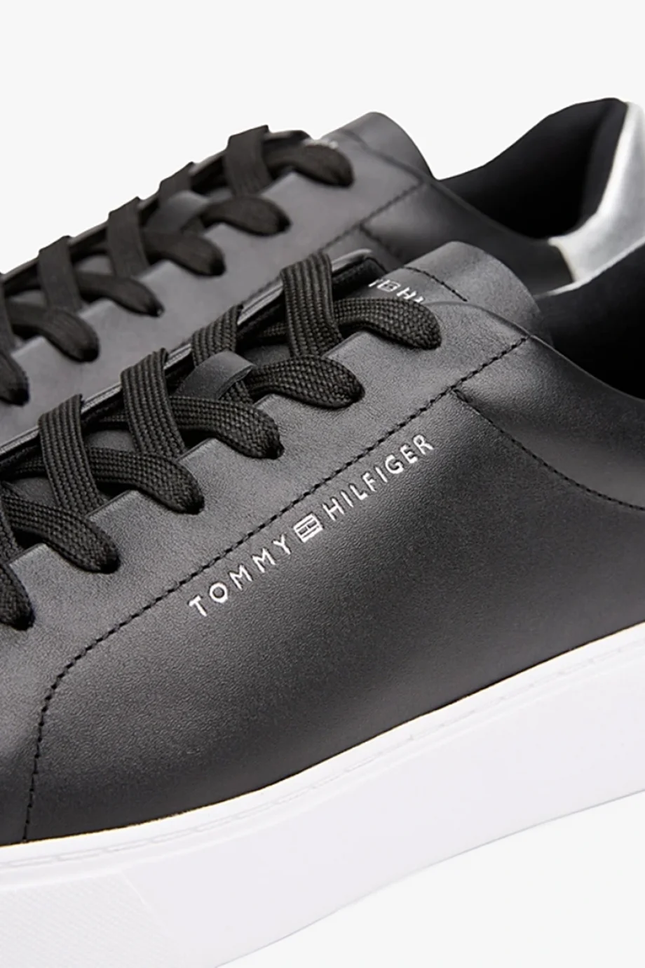 Tommy Hilfiger Kadın Klasik Platformlu Kort Tarzı Siyah Sneaker FW0FW08756BDS