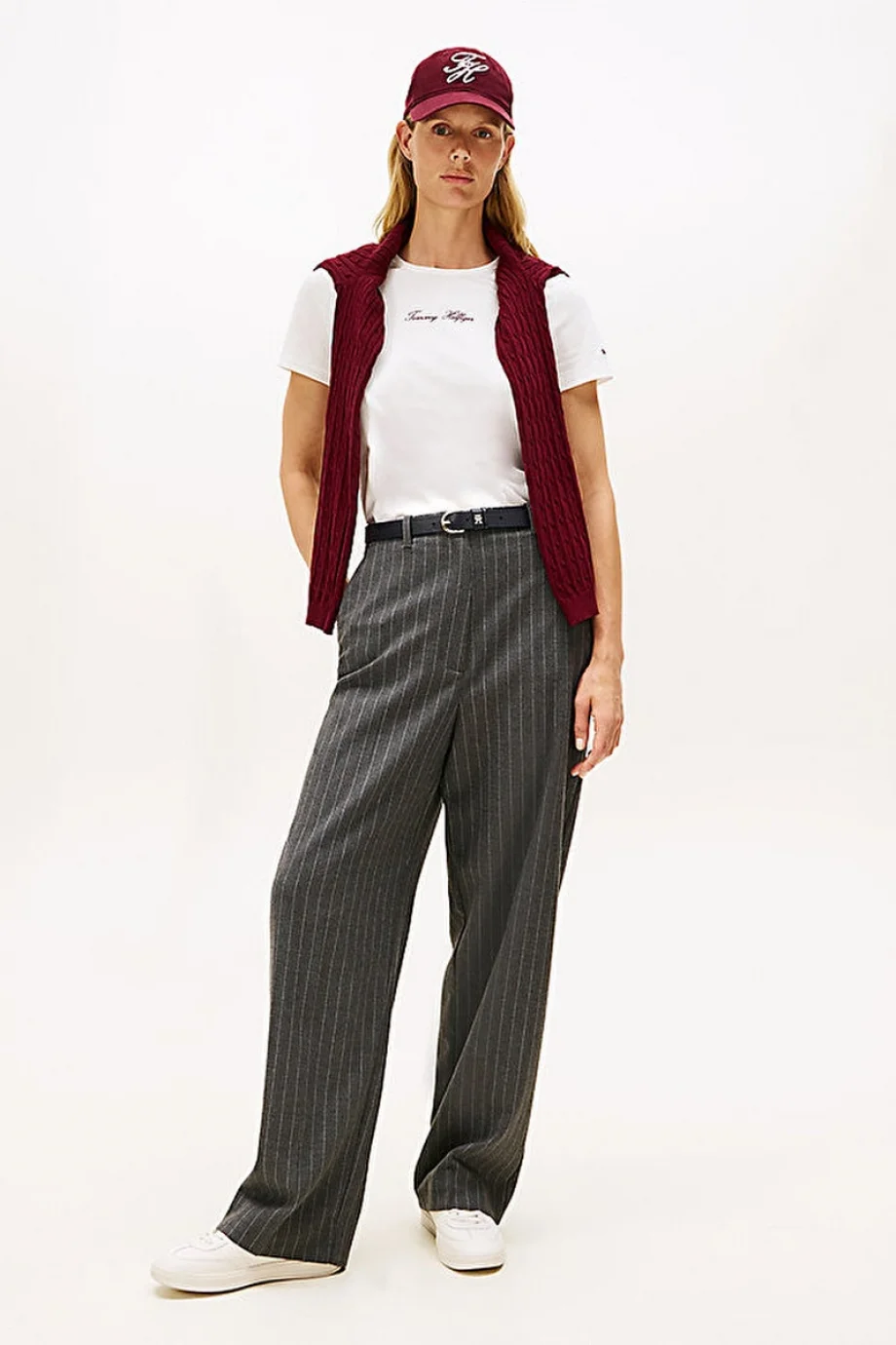 Tommy Hilfiger Klasik Yazı Baskılı Normal Kesim Kısa Kollu Kadın Beyaz T-shirt WW0WW47460YBL