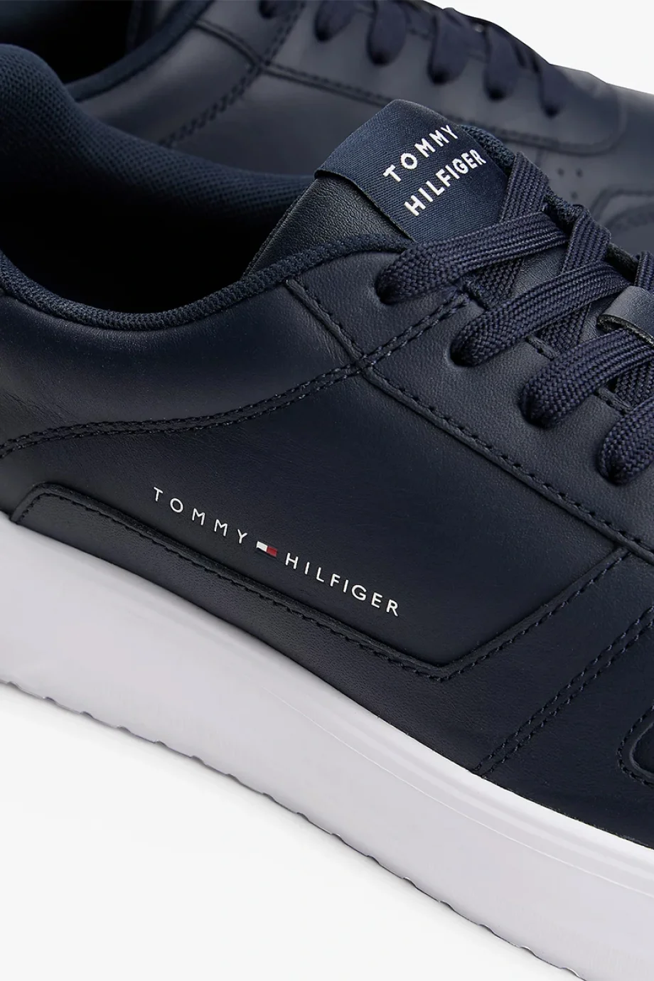 Tommy Hilfiger Modern Hafif Tabanlı Deri Erkek  Mavi Sneaker FM0FM05529DW5