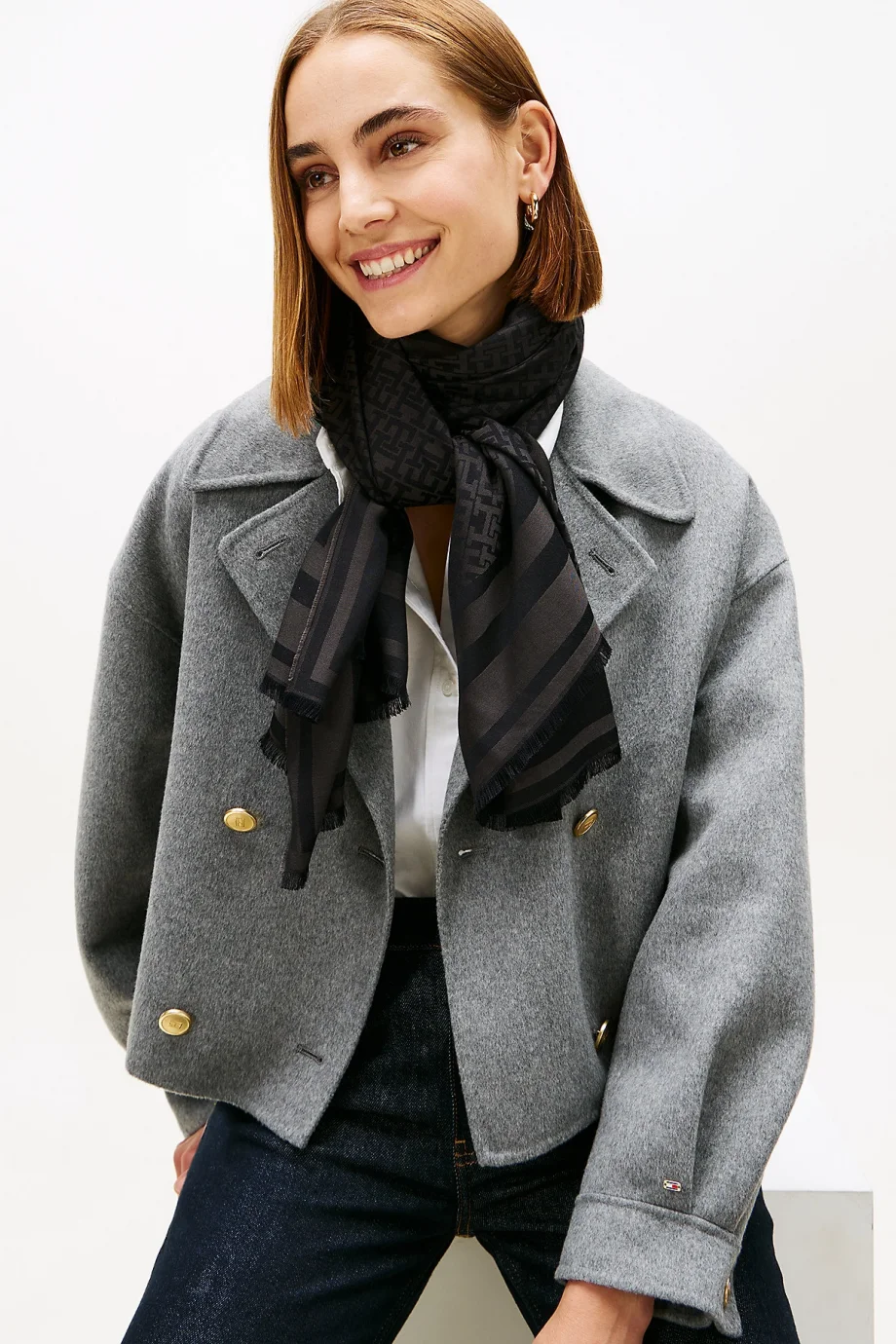 Tommy Hilfiger TH Monogram Kadın Siyah Şal AW0AW18273BDS