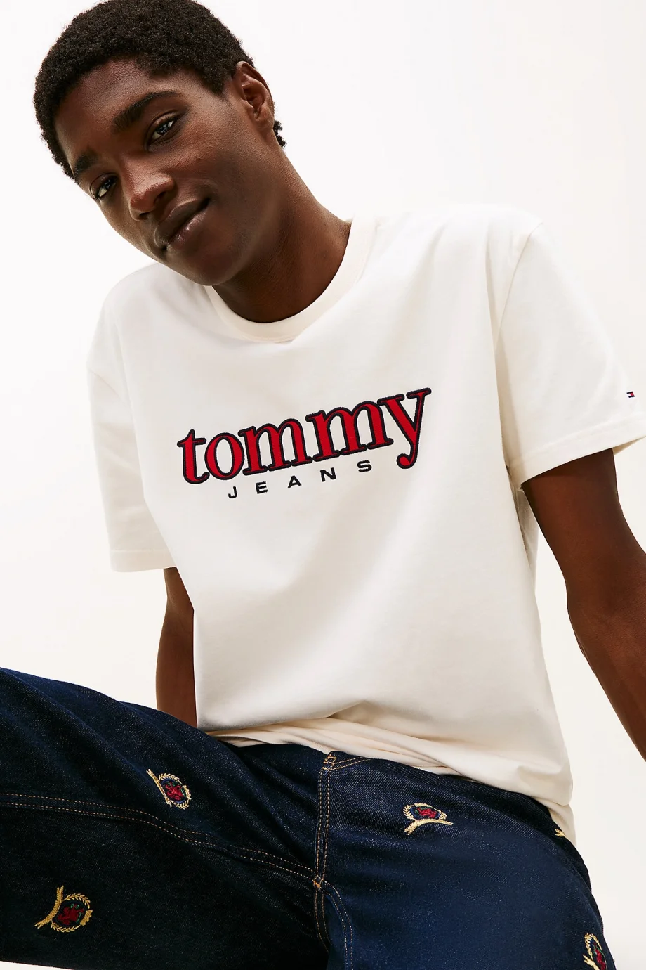 Tommy Hilfiger TJM Normal Kesim Aplikeli Grafik Baskılı Erkek Beyaz T-shirt DM0DM22719YBH