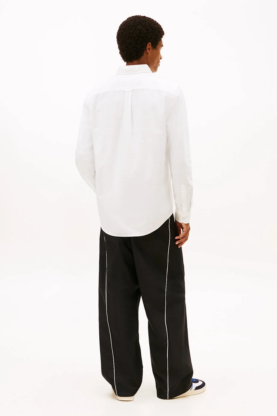 Tommy Hilfiger TJM Normal Kesim Oxford Erkek Beyaz Gömlek DM0DM22836YBL