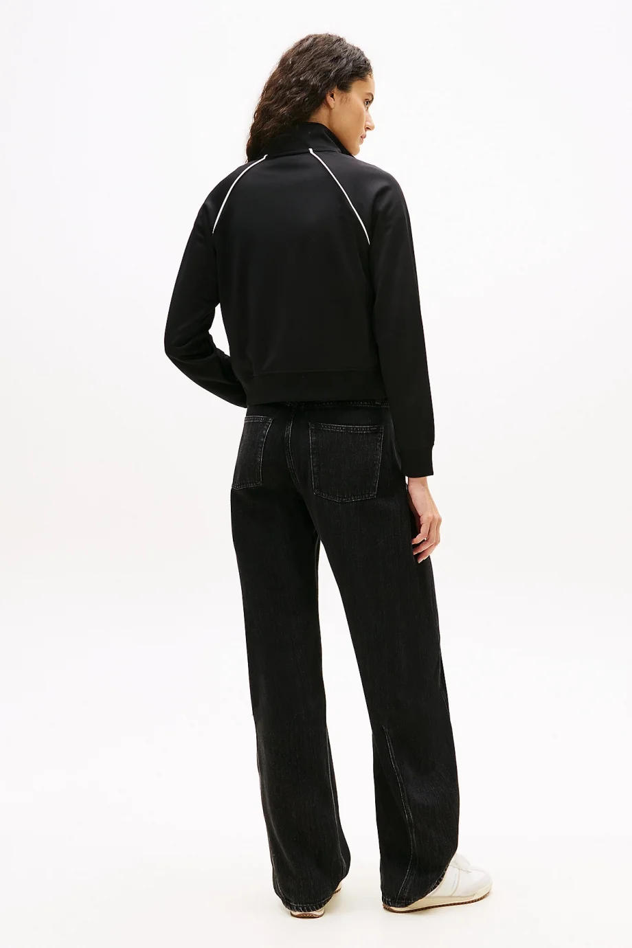 Tommy Hilfiger TJW Amblemli Eşofman Üstü Kadın Siyah Sweatshirt DW0DW21930BDS