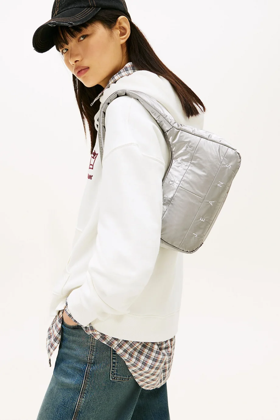 Tommy Hilfiger TJW Arşiv Gümüş Rengi Omuz Kadın Gri Omuz Çantası AW0AW180660IP