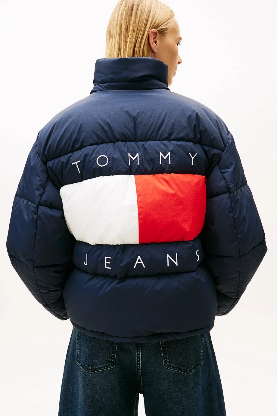 Tommy Hilfiger TJW Büyük Beden Kapüşonlu Bayraklı Şişme Kadın Mavi Mont DW0DW22041C1G