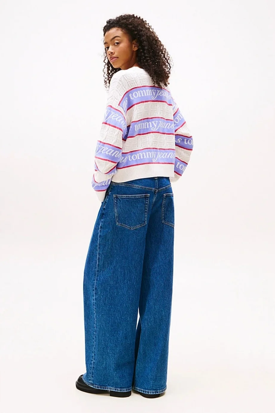 Tommy Hilfiger TJW Çizgili Logolu Kadın Beyaz Kazak DW0DW21682YBH