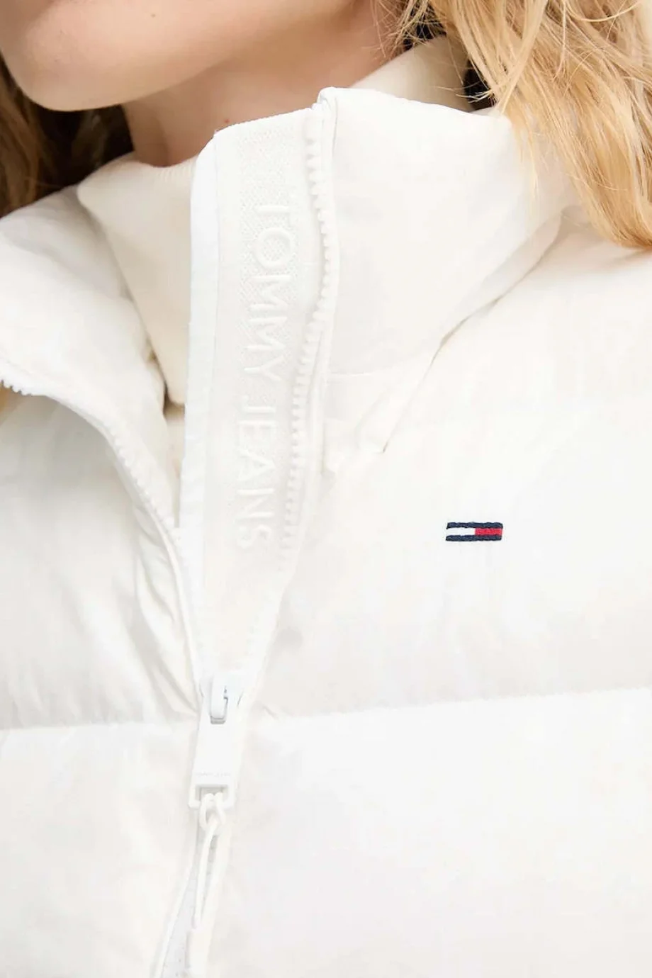 Tommy Hilfiger TJW Dar Kesim Fermuarlı Baskılı Kuş Tüyü Kadın Beyaz Yelek DW0DW21622YBL
