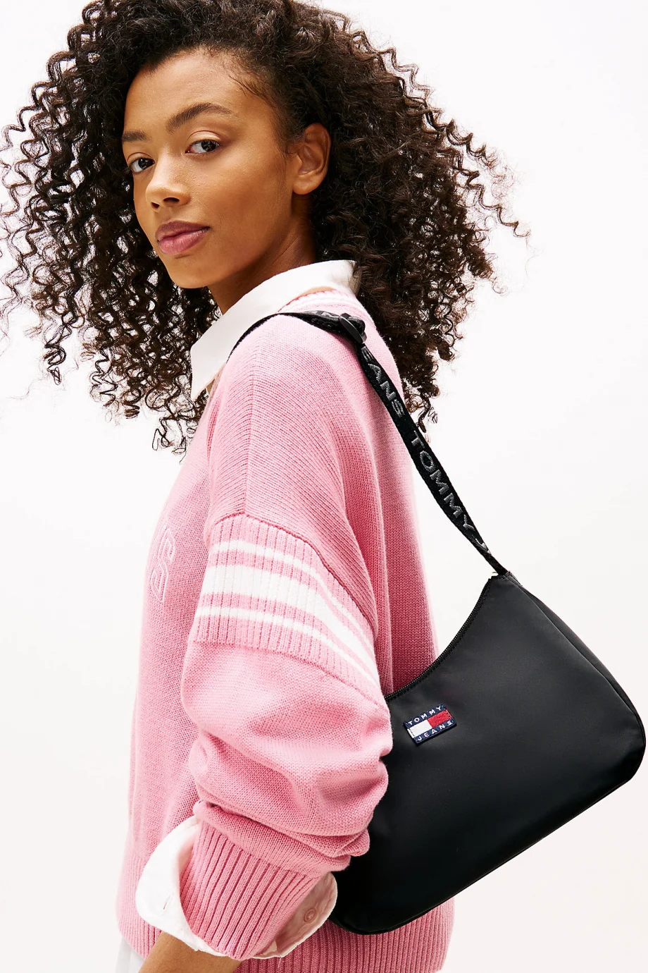 Tommy Hilfiger TJW Essential Günlük Omuz Kadın Siyah Omuz Çantası AW0AW17888BDS