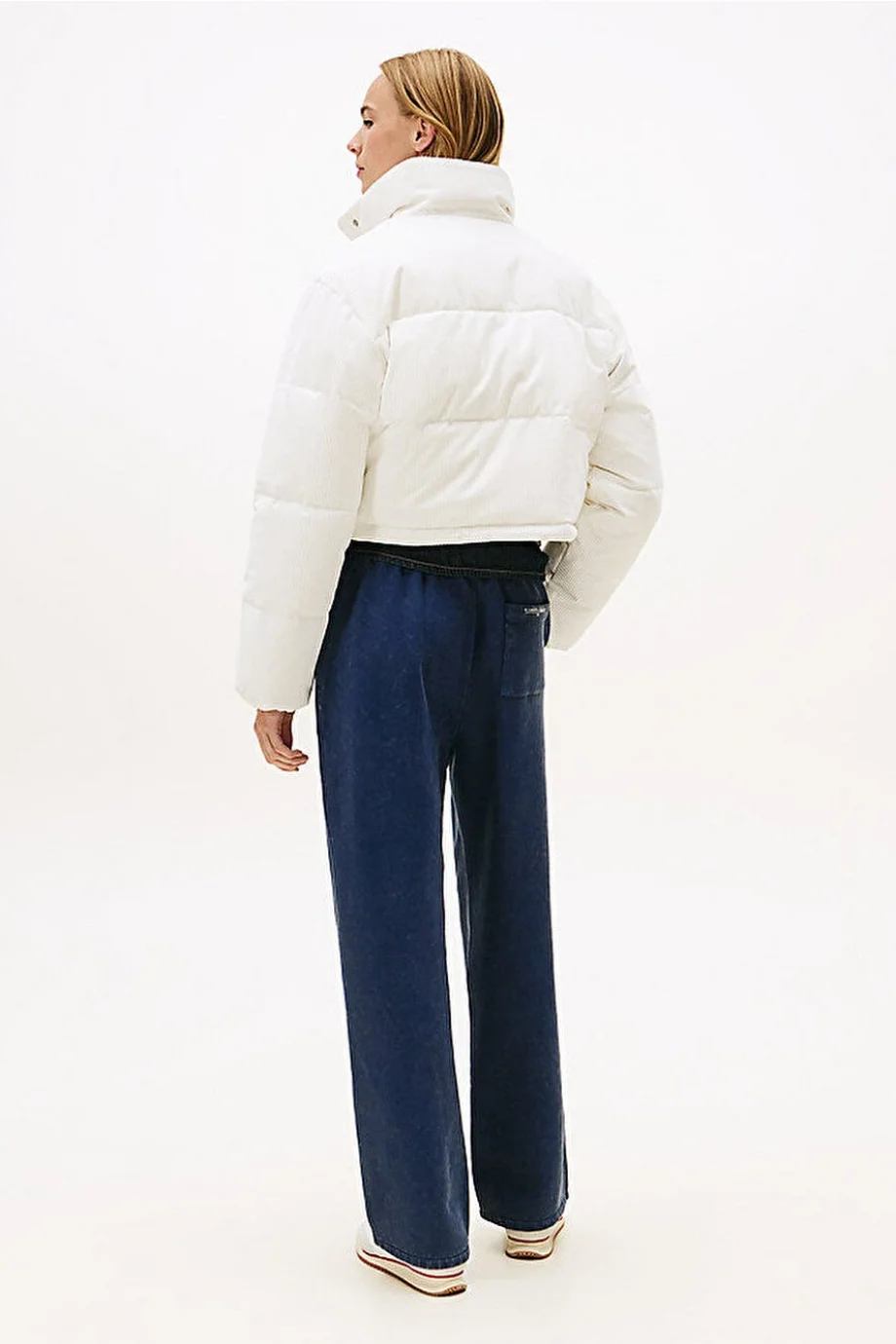 Tommy Hilfiger TJW Kadife Şişme Kadın Beyaz  Mont  DW0DW21658YBH