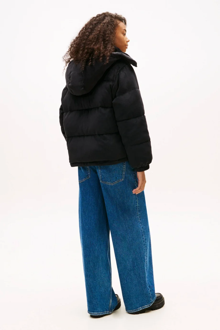 Tommy Hilfiger TJW Kapitone Kadife Şişme Kadın Siyah  Mont  DW0DW21668BDS