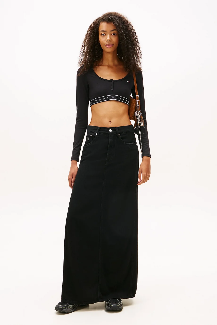 Tommy Hilfiger TJW Kısa Şerit Detaylı Uzun Kollu Fitilli Kadın Siyah T-shirt DW0DW22538BDS