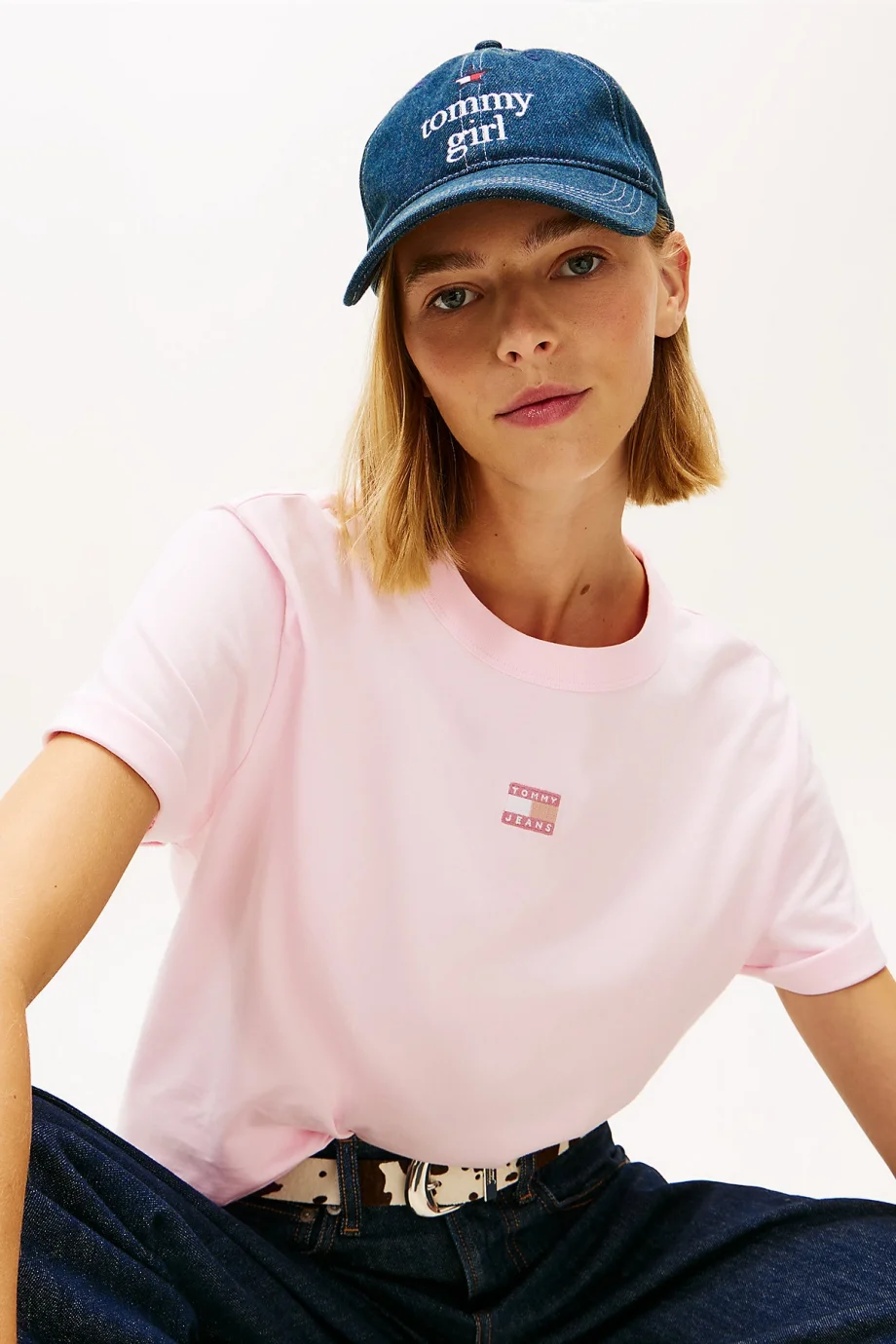 Tommy Hilfiger TJW Kutulu Kesim Amblemli Kadın Pembe T-shirt DW0DW22202TOG