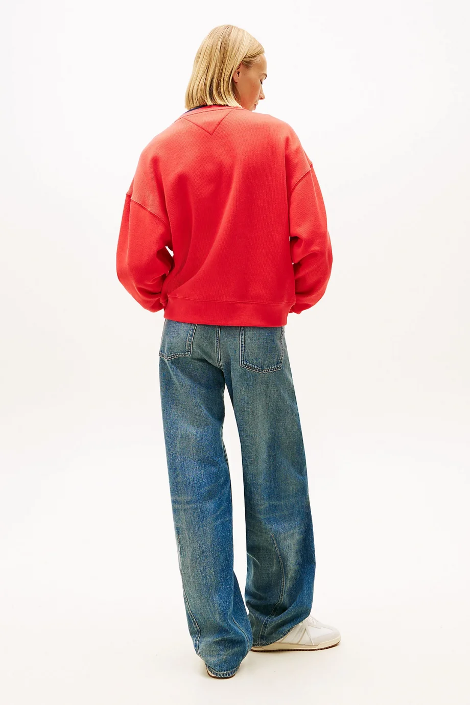 Tommy Hilfiger TJW Kutulu Kesim Tommy Aplikeli Bisiklet Yaka Kadın Kırmızı Sweatshirt DW0DW22565XK3