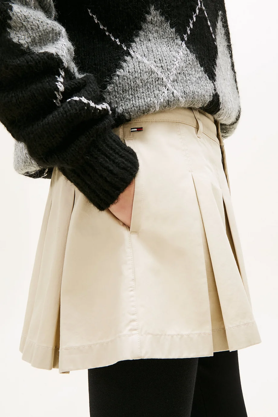 Tommy Hilfiger TJW Mini Pileli Kadın Bej Etek DW0DW22065ABY