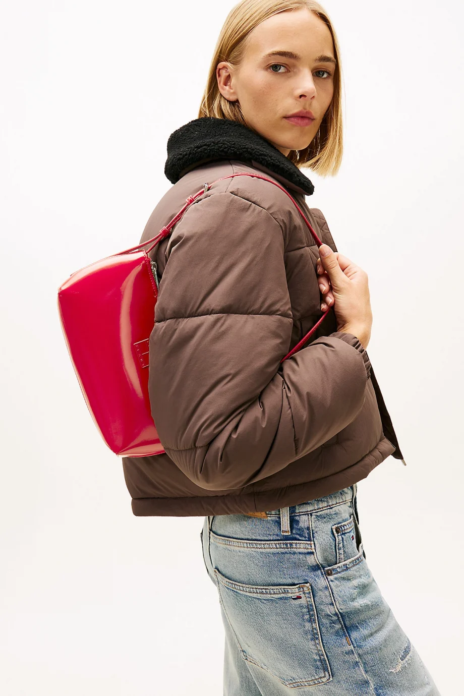 Tommy Hilfiger TJW Must Omuz Kadın Kırmızı Omuz Çantası AW0AW17866XLE