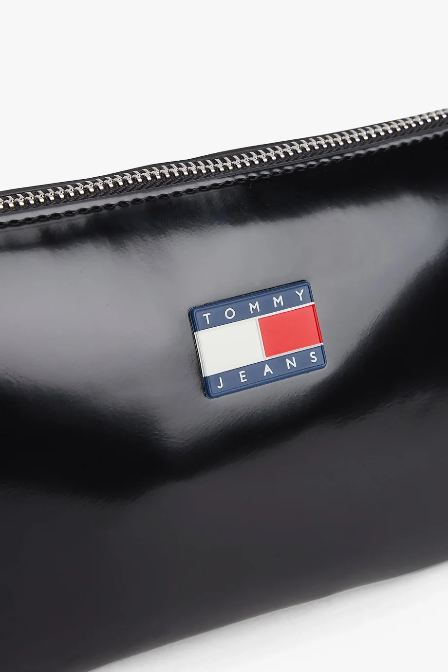 Tommy Hilfiger TJW Must Omuz Kadın Siyah Omuz Çantası AW0AW17866BDS