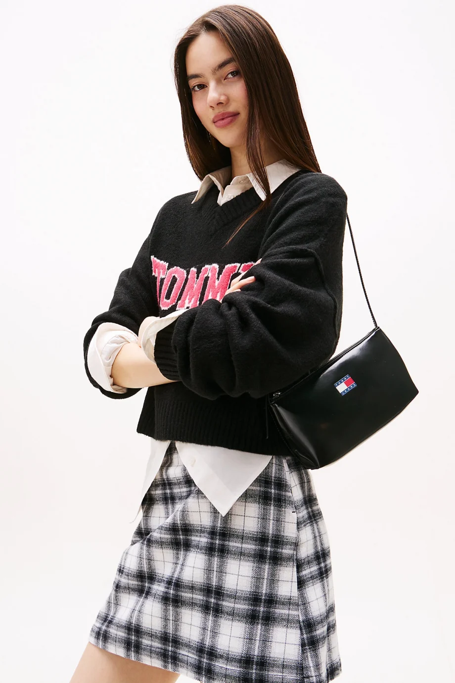 Tommy Hilfiger TJW Must Omuz Kadın Siyah Omuz Çantası AW0AW17866BDS