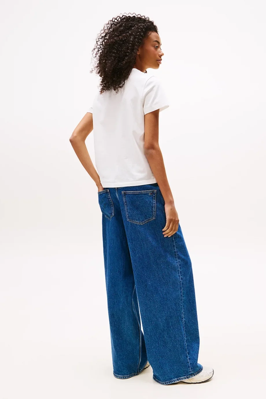 Tommy Hilfiger TJW Normal Kesim Kolej Stili Kadın Crop  DW0DW21966YBL