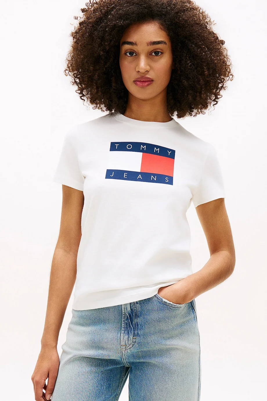 Tommy Hilfiger TJW Normal Kesim TJ Bayraklı Kısa Kollu Kadın Beyaz T-shirt DW0DW22562YBL