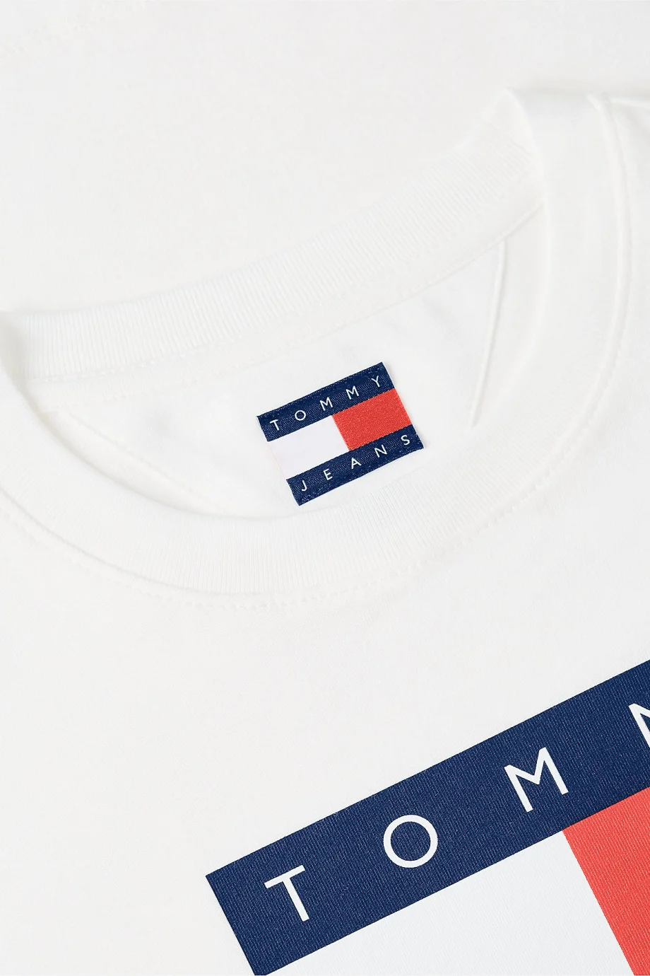 Tommy Hilfiger TJW Normal Kesim TJ Bayraklı Kısa Kollu Kadın Beyaz T-shirt DW0DW22562YBL