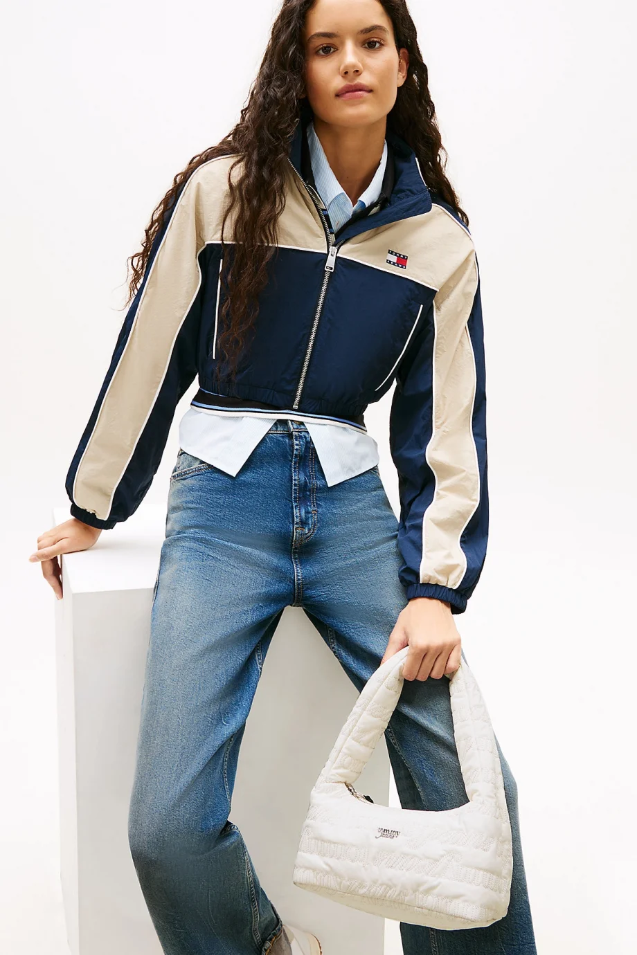Tommy Hilfiger TJW Urban Tamamı Baskılı Omuz Kadın Beyaz Omuz Çantası AW0AW17880YBI