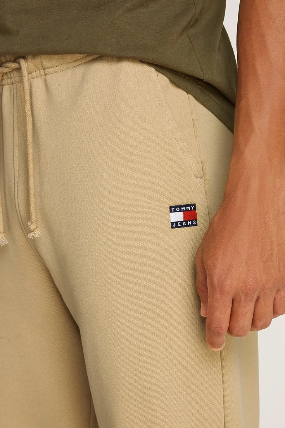 Tommy Hilfiger TJM REG BADGE SWEATPANT Erkek BEJ Eşofman Altı DM0DM20276ACT