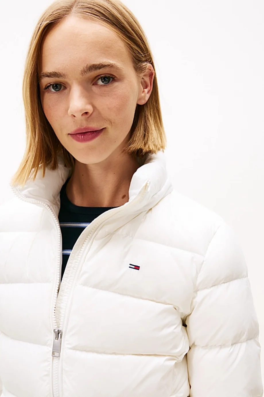 Tommy Hilfiger TJW Basic Kapüşonlu Kuş Tüyü Kadın Beyaz  Mont  DW0DW18312YBL