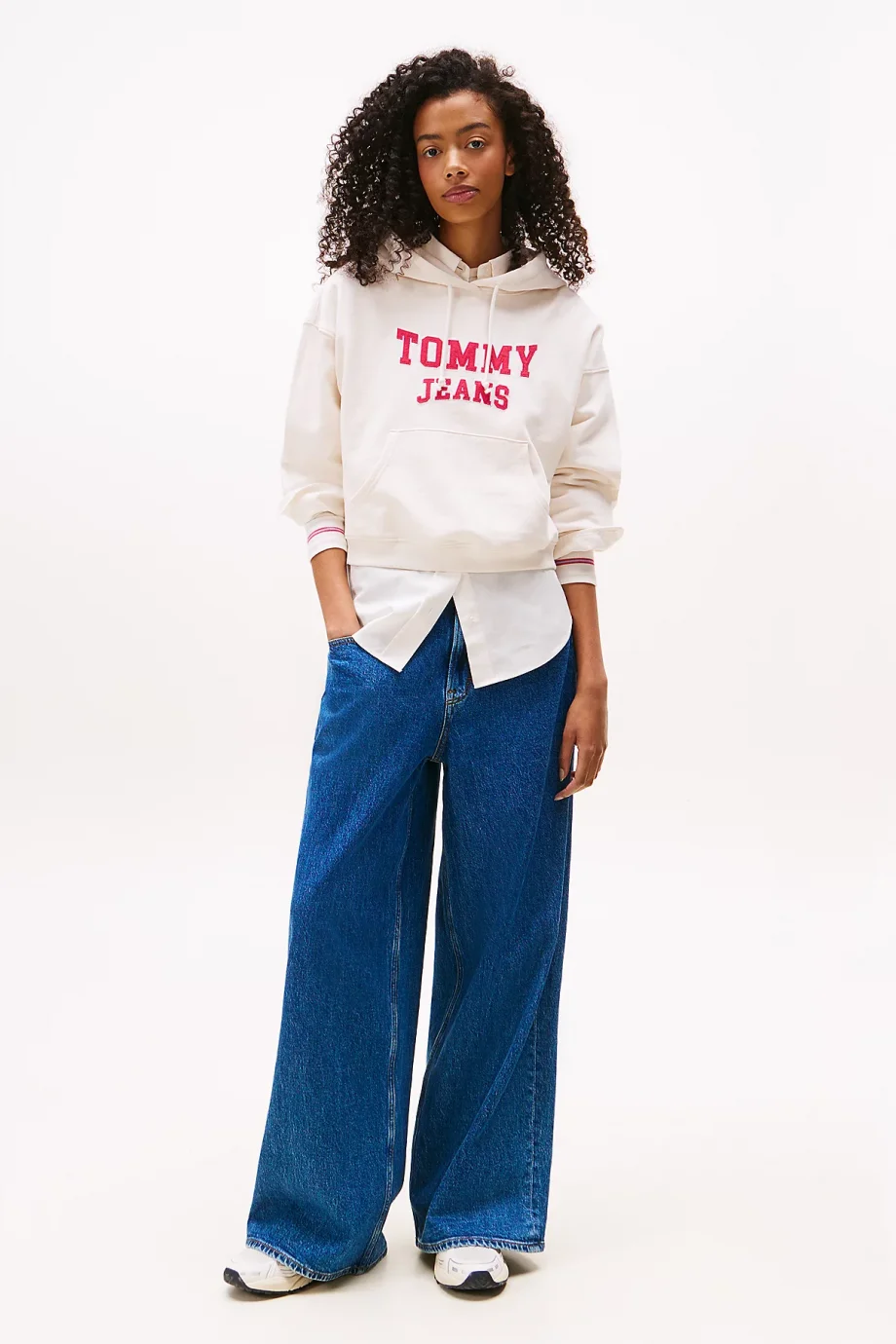 Tommy Hilfiger TJW Kutu Kesim Kısa Kolej Stili Kadın  Sweatshirt  DW0DW21598YBH