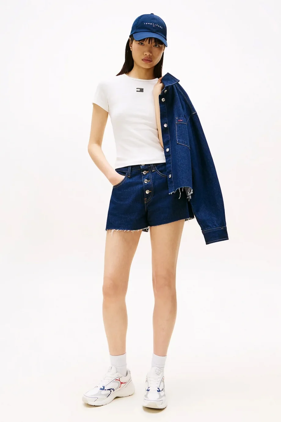 Tommy Hilfiger TJW SLIM BADGE RIB TEE Kadın Beyaz T-shirt DW0DW17881YBL