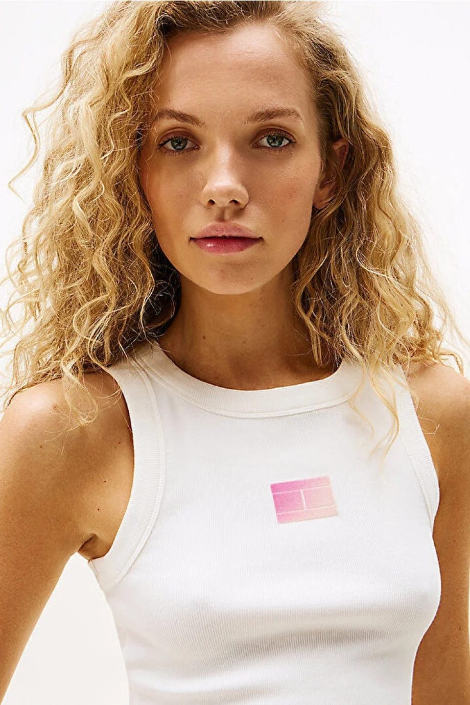 Tommy Hilfiger TJW SLIM GRADIENT FLAG TANK Kadın Beyaz  Atlet  DW0DW20920YBL