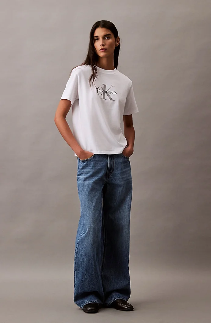 Calvin Klein Standard Logo Kadın Beyaz T-shirt LV047B865G-YAA